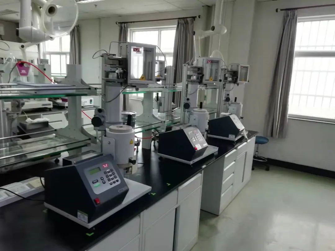 实验室仪器维修.jpg